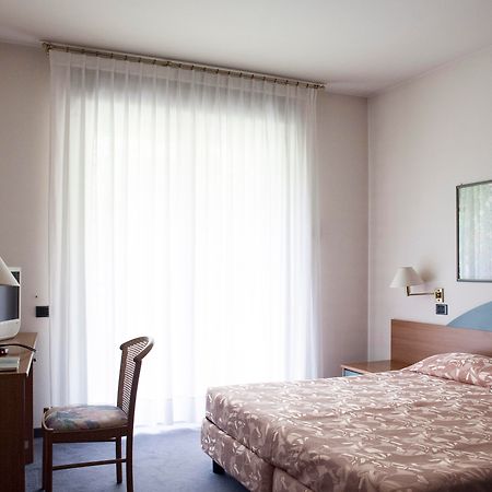 Roero Park Hotel Sommariva Perno Eksteriør bilde