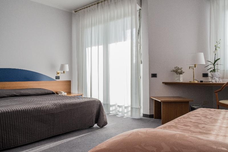 Roero Park Hotel Sommariva Perno Eksteriør bilde