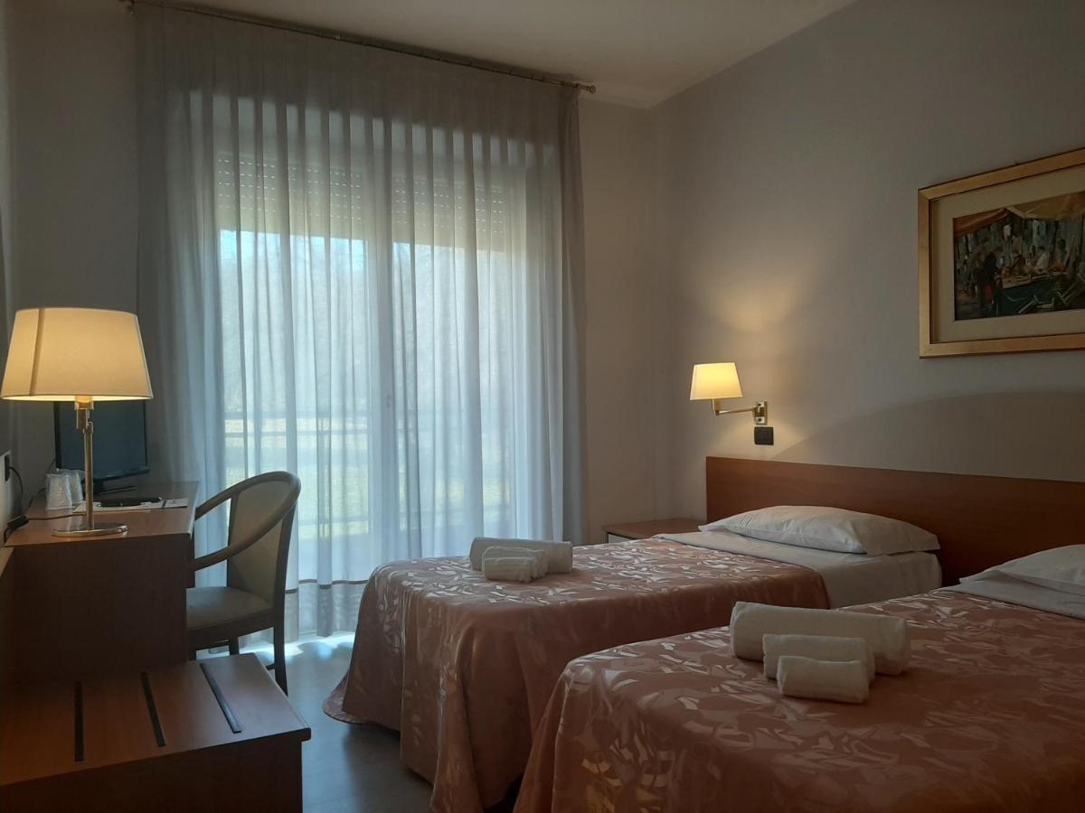 Roero Park Hotel Sommariva Perno Eksteriør bilde