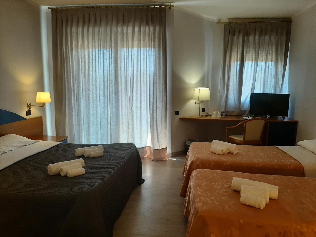 Roero Park Hotel Sommariva Perno Eksteriør bilde