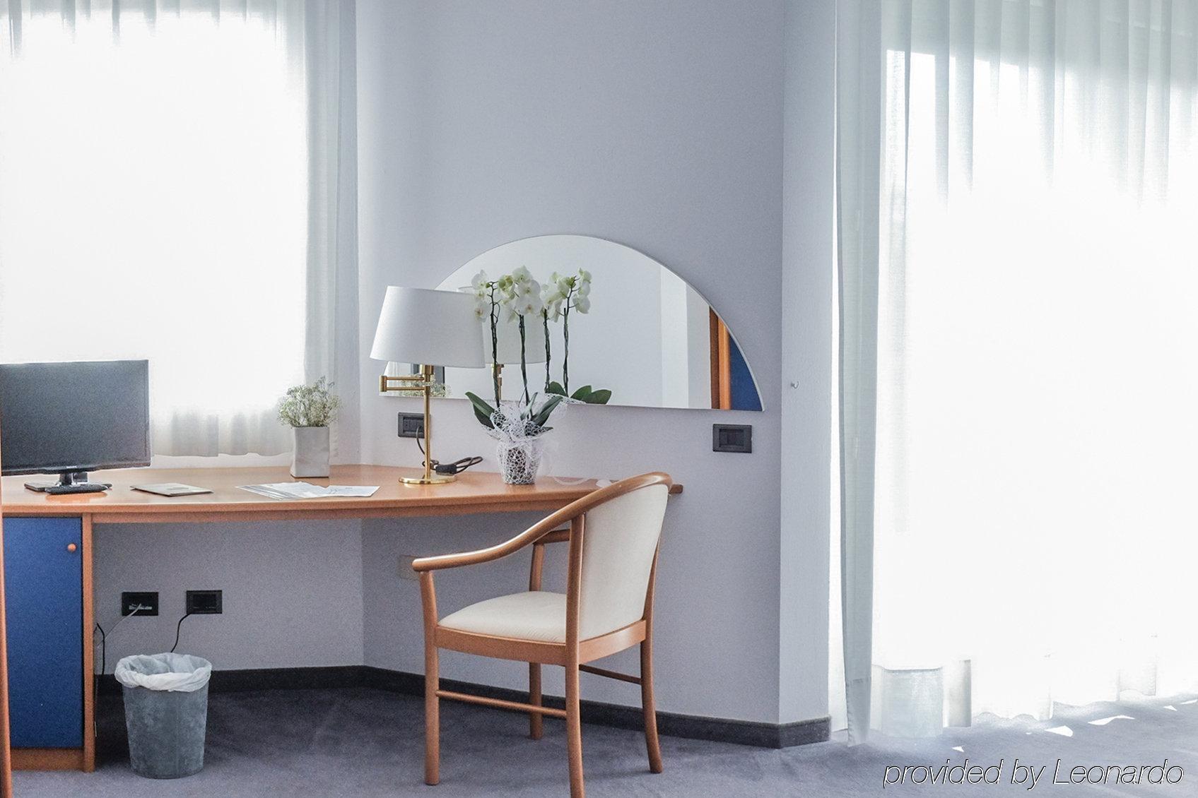 Roero Park Hotel Sommariva Perno Eksteriør bilde