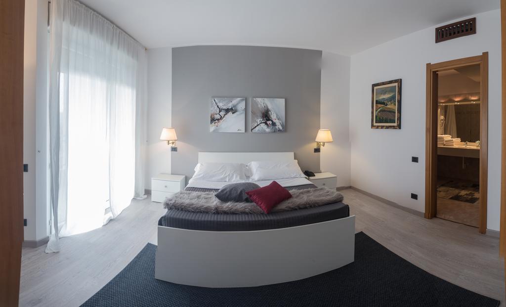 Roero Park Hotel Sommariva Perno Eksteriør bilde